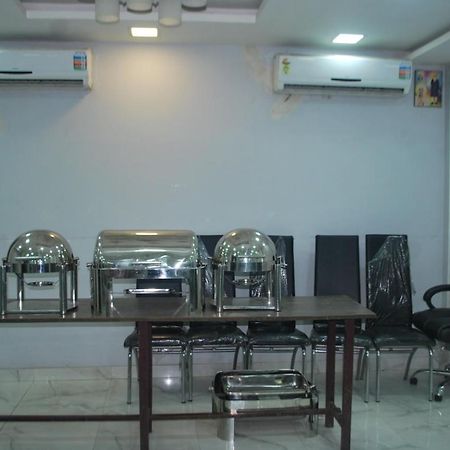 Hotel Heera International Kolkata Luaran gambar
