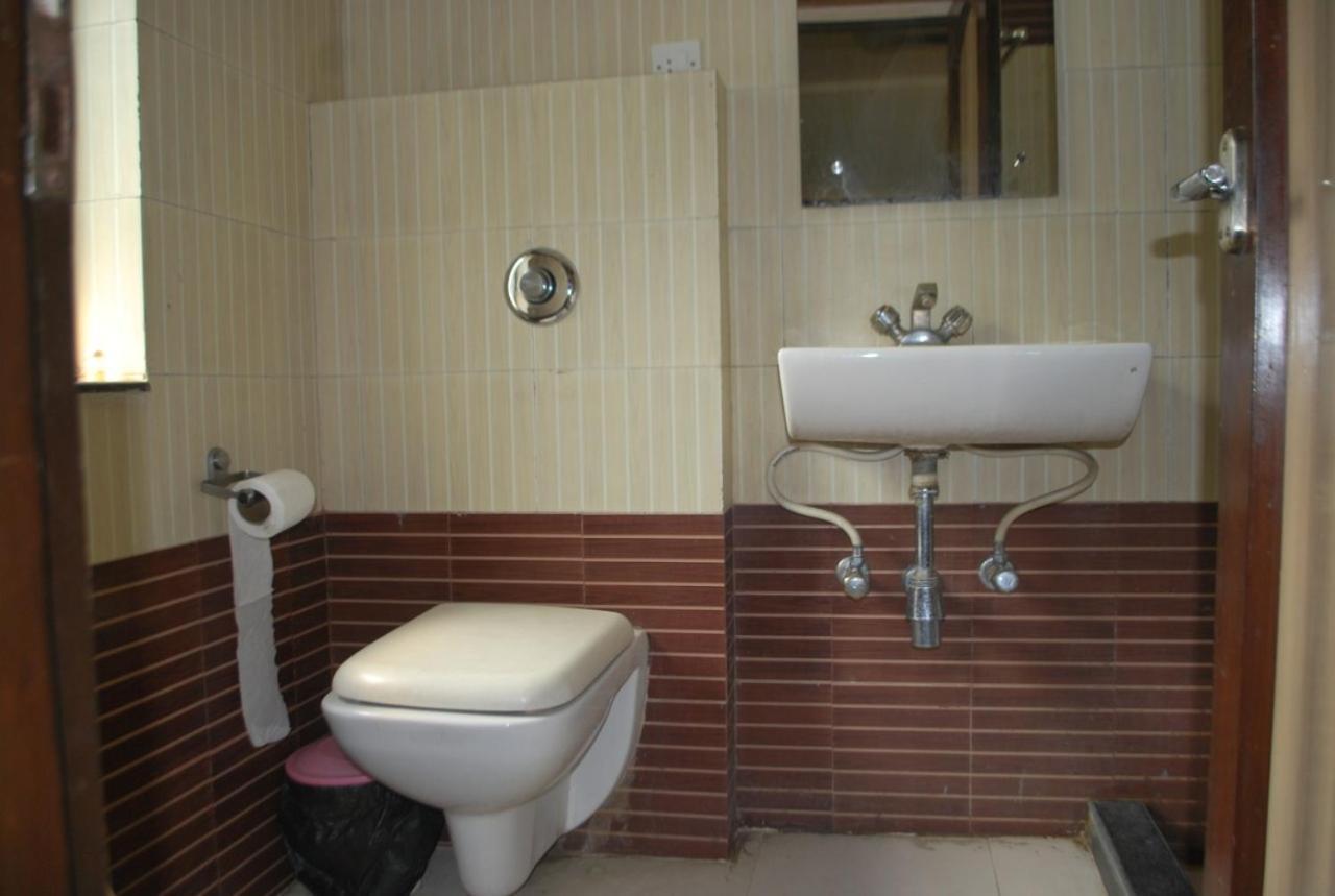 Hotel Heera International Kolkata Luaran gambar