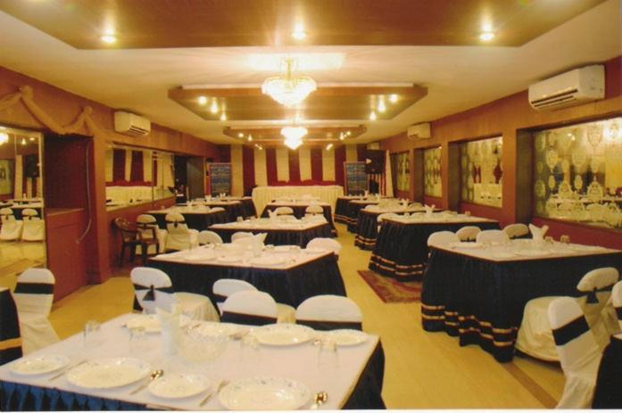 Hotel Heera International Kolkata Luaran gambar