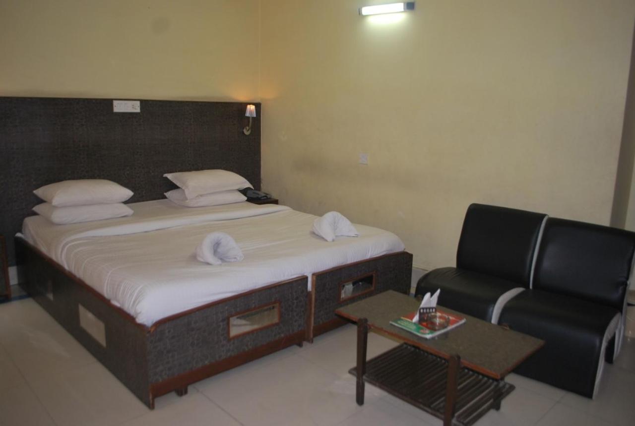 Hotel Heera International Kolkata Luaran gambar
